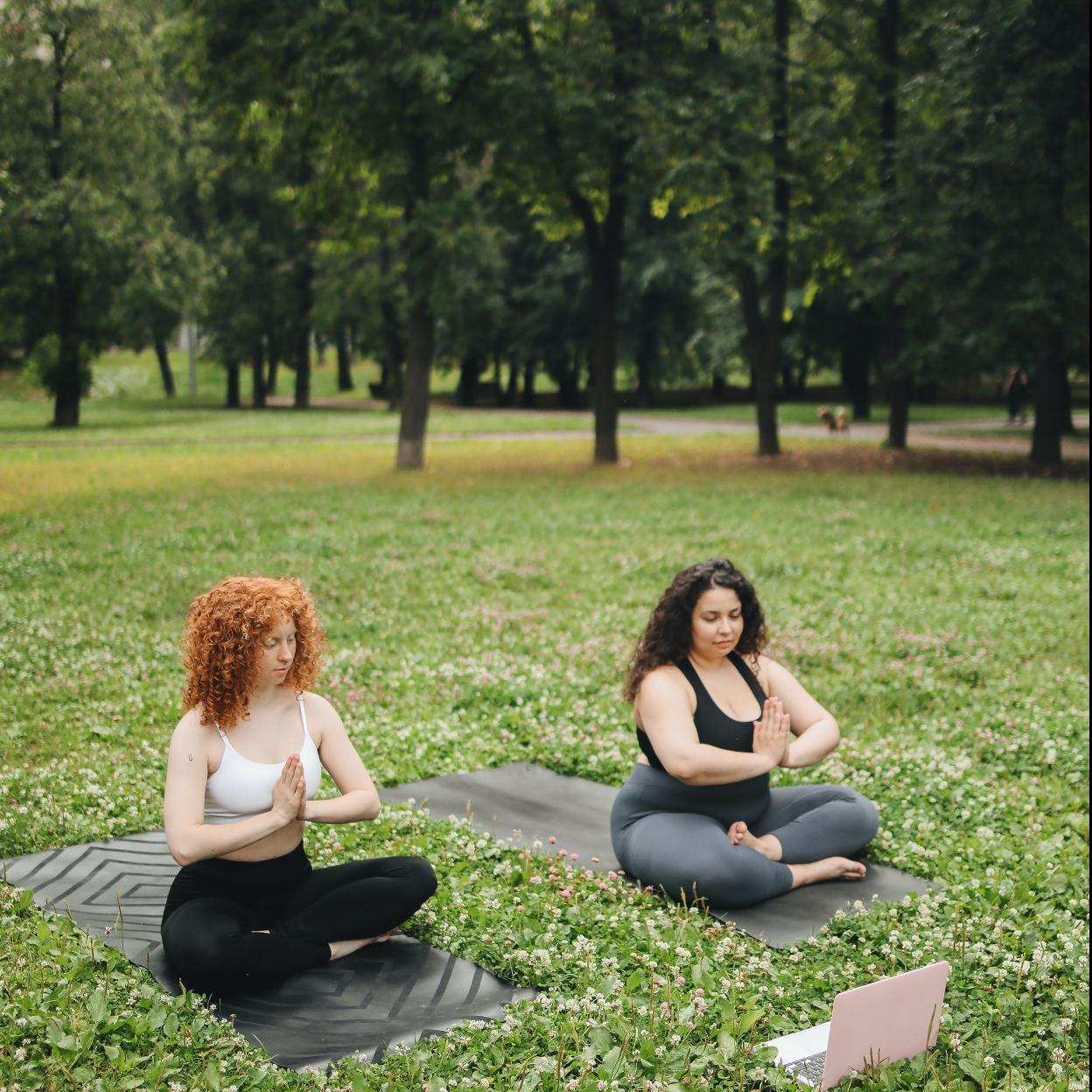 Los Beneficios De La Práctica Del Yoga Jñana En Tu Bienestar Físico Y